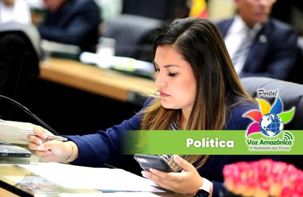 Joana Darc acusou o deputado Roberto Cidade (PV) de oferecer 200 mil para cada colega de Plenário que votasse pela PEC da Eleição da Casa. | Foto: Divulgação/PVA.