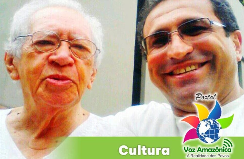 O poeta Thiago de Mello com o escritor Paulo Queiroz - Foto: Portal Voz Amazônica/PVA